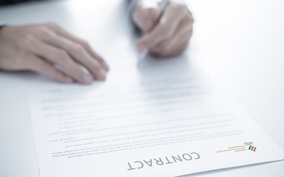 employment-contract-image